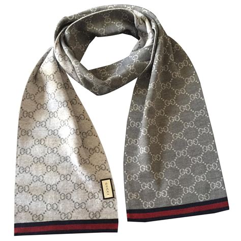 Écharpes et foulards Gucci pour homme .